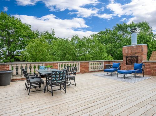 3720 Greenview Ave, Chicago IL 60613-3610 exterior