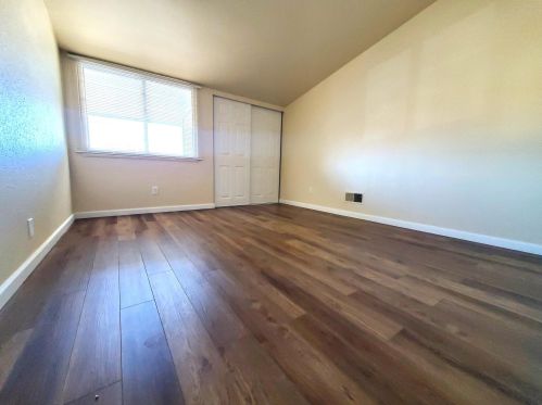 8848 95th St, Milwaukee WI  53224-7076 exterior