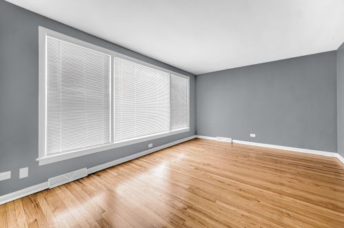 9020 Woodlawn, Chicago IL 60619-7923 exterior