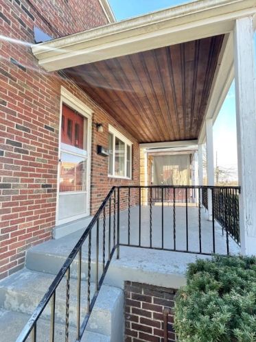 1625 Hybla St, Pittsburgh PA  15212-2322 exterior