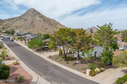 2316 Desert Cove Ave, Phoenix AZ  85028-2411 exterior