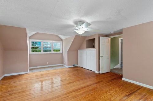 971 Farms Rd, Wallingford CT 06492-1807 exterior