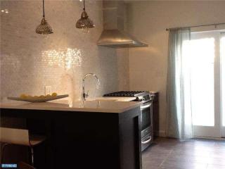 129 Monroe St, Philadelphia PA  19147-3411 exterior