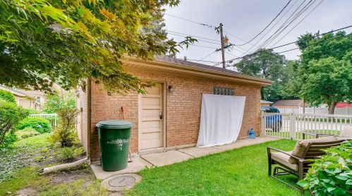 9300 Avers Ave, Chicago IL 60625-6304 exterior