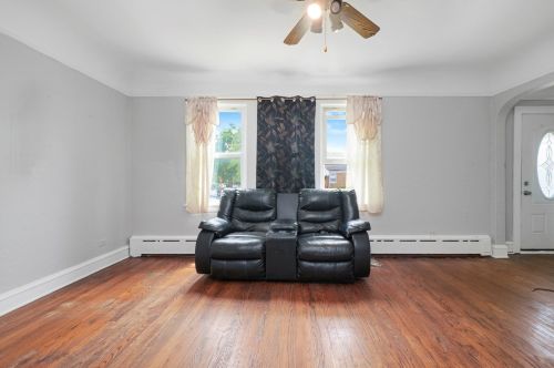 4232 Wellington Ave, Chicago IL 60641-5355 exterior