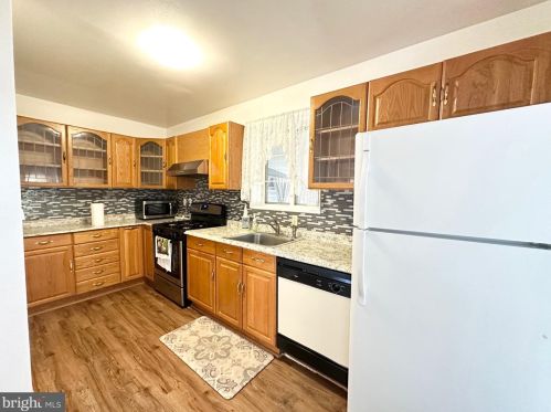 56 Gordon St, Alexandria VA  22304-4930 exterior