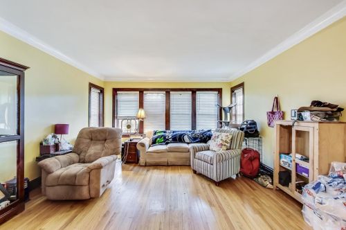 2836 Lunt Ave, Chicago IL 60645-2917 exterior