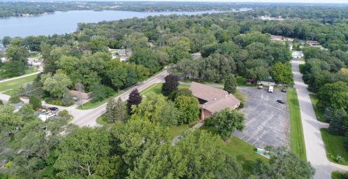 7515 Hickory Grv, Bull Valley IL 60097-8698 exterior