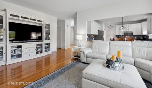 220 Cascade Dr, Bull Valley IL 60012-3346 exterior