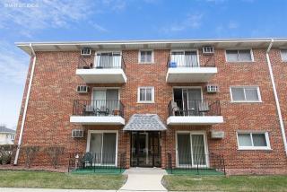 6131 64th Pl, Chicago, IL 60638-5326