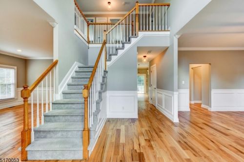 6 Linberger Dr, Bridgewater, NJ 08807-2381