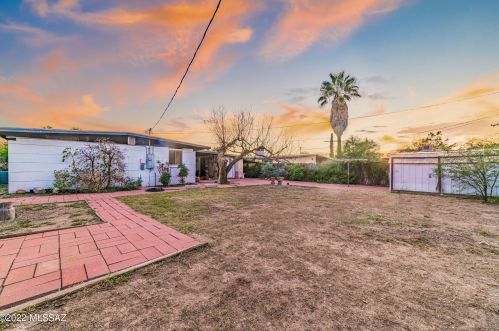 426 Calle Garcia, Tucson AZ 85706-5209 exterior