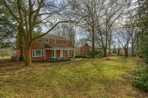 2630 Fairgreen Dr, Pittsburgh PA  15241-2916 exterior