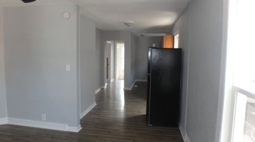 557 Oak St, Waukegan IL 60085-6530 exterior