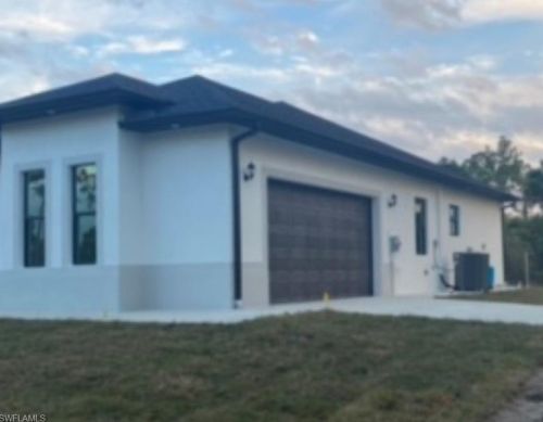 2642 10th Ave, Naples, FL 34120-4979