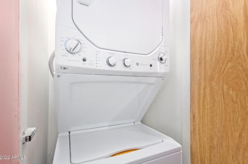 2050 Dunlap Ave, Phoenix AZ  85021-0695 exterior