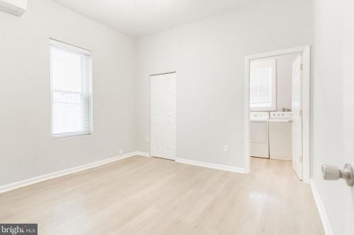 5215 Cedar Ave, Philadelphia PA 19143-1524 exterior