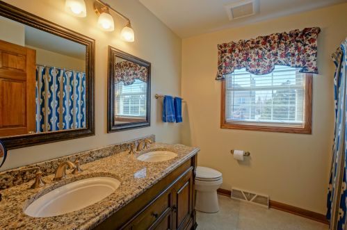 4501 121, Milwaukee WI 53228-2490 exterior