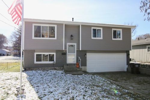 313 Stewart Ave, Bull Valley, IL 60098-3866