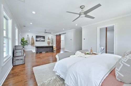 1477 Mercer Ave, Atlanta GA  30337-1515 exterior