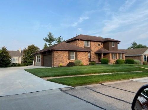 5124 Carriage Trace Dr, Saint Louis MO 63128-3150 exterior