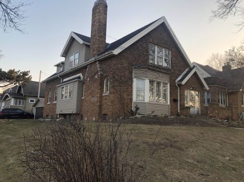 1101 Capitol Dr, Milwaukee WI  53211-1810 exterior