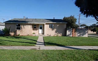 701 Woodcrest Ave, Fullerton CA  92832-3129 exterior