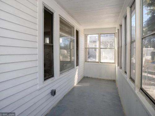 896 6 St, Saint Paul MN 55106-4503 exterior