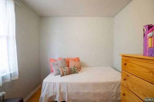 703 28 St, Union City NJ 07087-2305 exterior