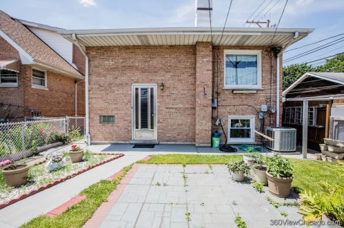 5515 Kildare Ave, Chicago IL 60629-5733 exterior