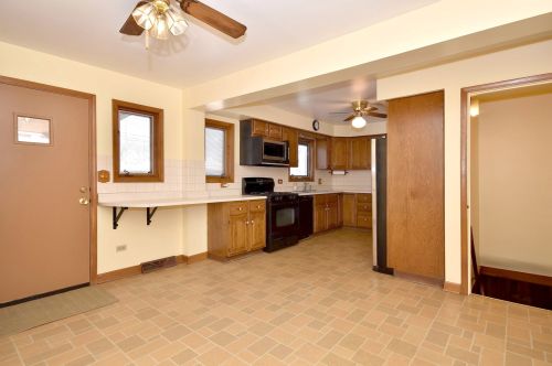 6696 Olympia Ave, Chicago IL 60631-1518 exterior