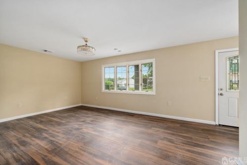 68 Winthrop Rd, Edison NJ 08817-3834 exterior