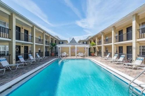 5221 Bayshore Blvd, Tampa FL  33611-4109 exterior