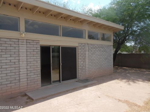 7601 Seneca St, Tucson AZ  85715-4221 exterior