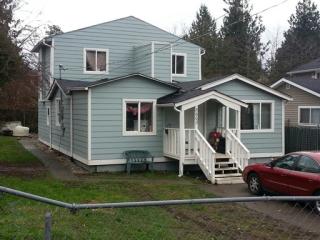 8602 44th Ave, Seattle WA  98118-4902 exterior