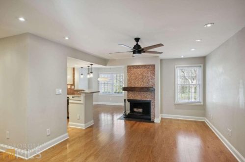 1025 Chastain Park Ct, Atlanta, GA 30342-3235