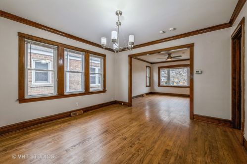 5415 Henderson St, Chicago IL 60657-2015 exterior