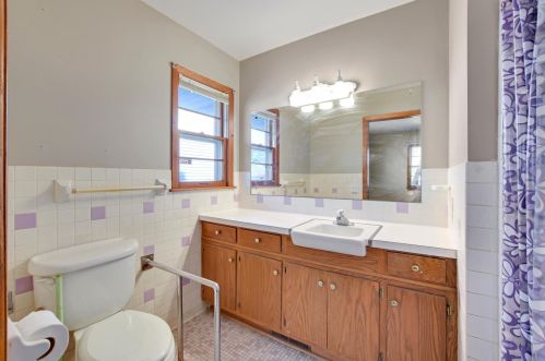 1251 Charlton St, Saint Paul MN 55118-2948 exterior