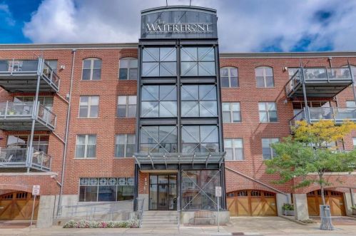 130 Water St, Milwaukee WI  53202-6018 exterior