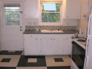 1026 Oakland Ave, Durham NC  27705-4063 exterior