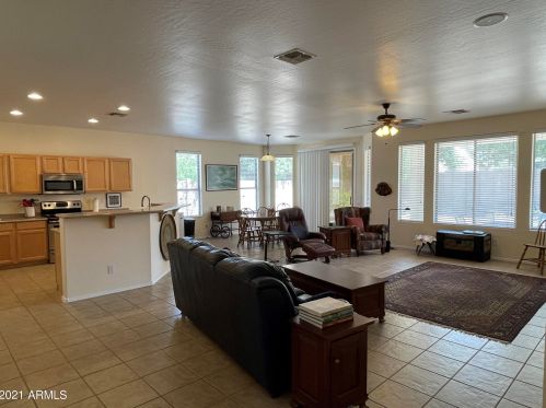 2533 Apollo Rd, Phoenix AZ  85041-5338 exterior