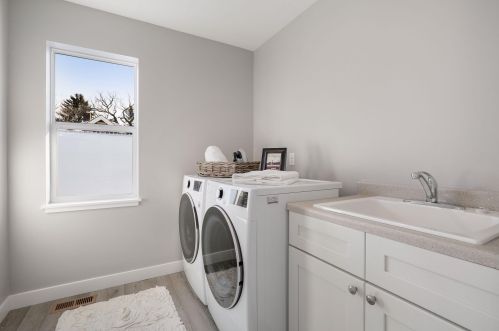 573 Eustis St, Saint Paul MN 55108-1525 exterior