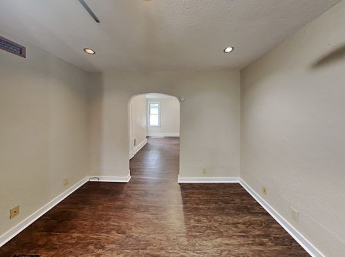 121 Bausman St, Pittsburgh PA 15210-2084 exterior