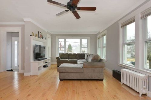 91 Amherst Rd, Valley Stream, NY 11581-3314