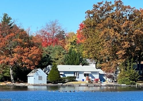 600 Lk Shr Dr, Parsippany NJ 07054-3652 exterior