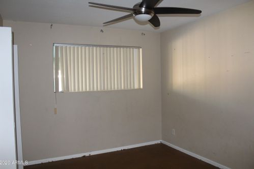 2930 Cavalier Dr, Phoenix AZ 85019-1717 exterior