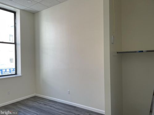 910 Arch St, Philadelphia PA  19107-3159 exterior