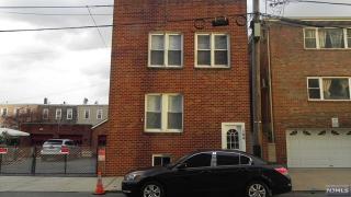 164 Hamilton Ave, Fairview NJ  07022-2106 exterior