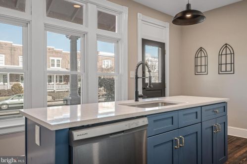 829 Shippen St, Lancaster PA  17602-2043 exterior