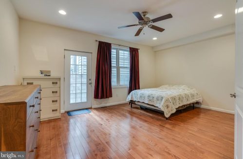 522 Carpenter St, Philadelphia PA 19147-4033 exterior